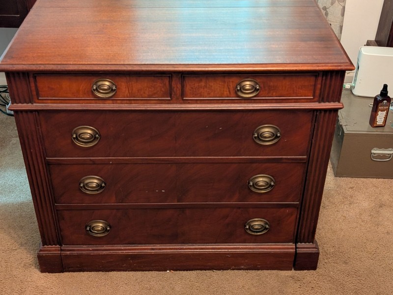 Saginaw Expand O Matic Telescoping Buffet/ dining table Excellent condition.