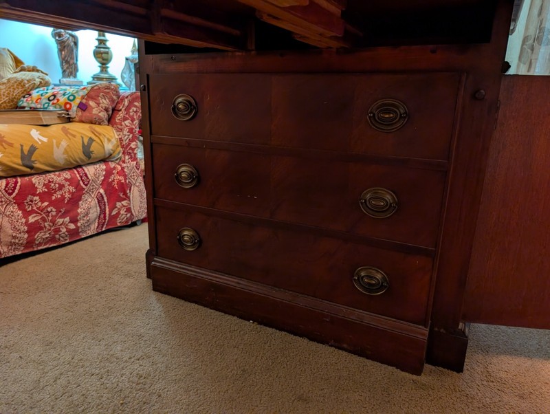 Saginaw Expand O Matic Telescoping Buffet/ dining table Excellent condition. gallery