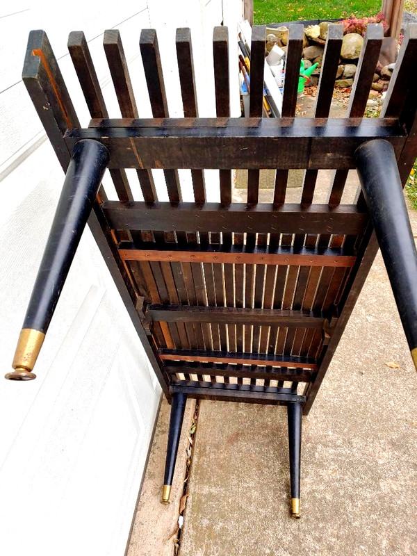 SUPER COOL MID CENTURY MODERN EXPANDABLE SLAT TABLE, JOHN KEAL? 4' TO 5'... gallery
