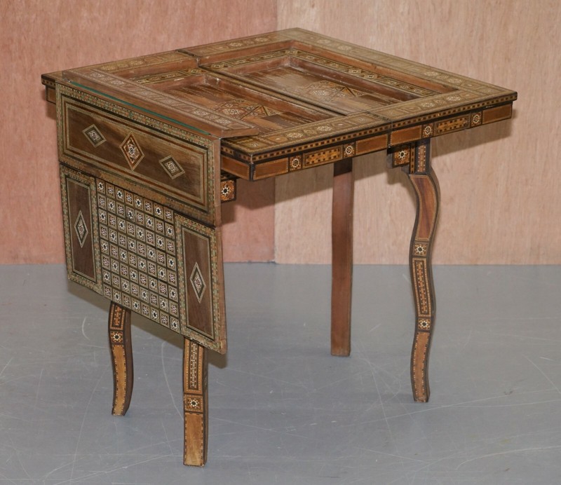 HIGHLY COLLECTABLE CIRCA 1910 SYRIAN DAMASCUS INLAID BACKGAMMON CARD TABLE gallery