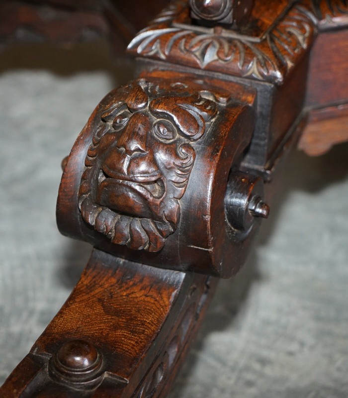 FINE ANTIQUE GOTHIC REVIVAL HAND CARVED LIONS HEAD RENT CENTRE OCCASIONAL TABLE gallery