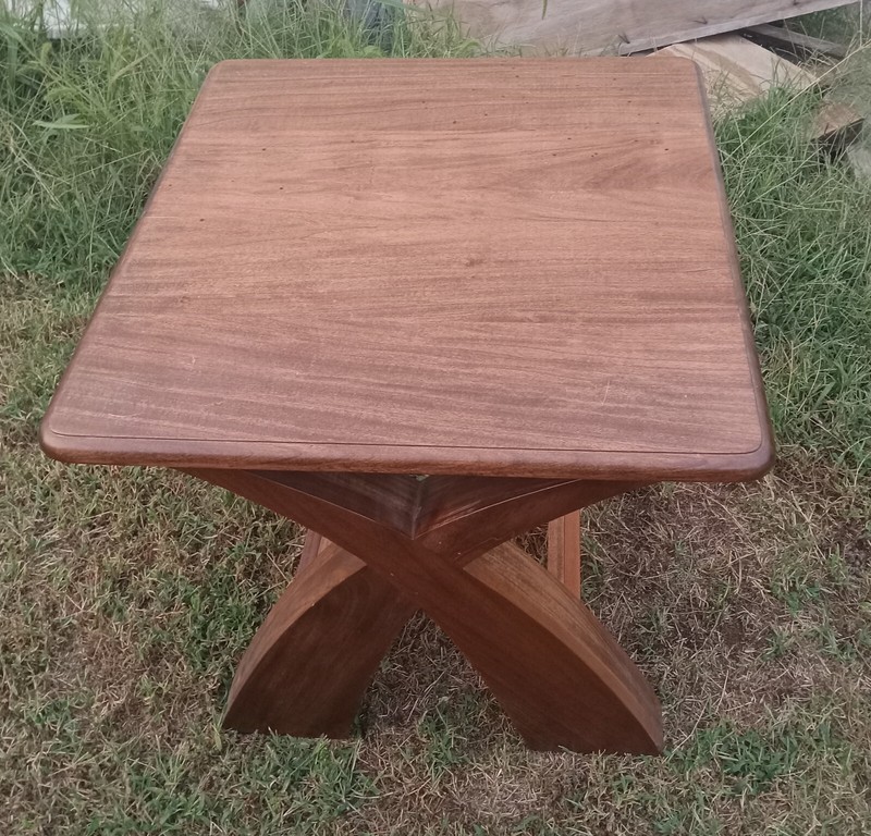 Solid Alder Wood End Table with Walnut Stain / Side Table (ET504)