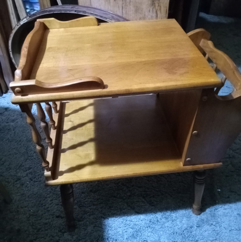 Mid Century Maple Magazine Rack End Table / Side Table (MRT-27)