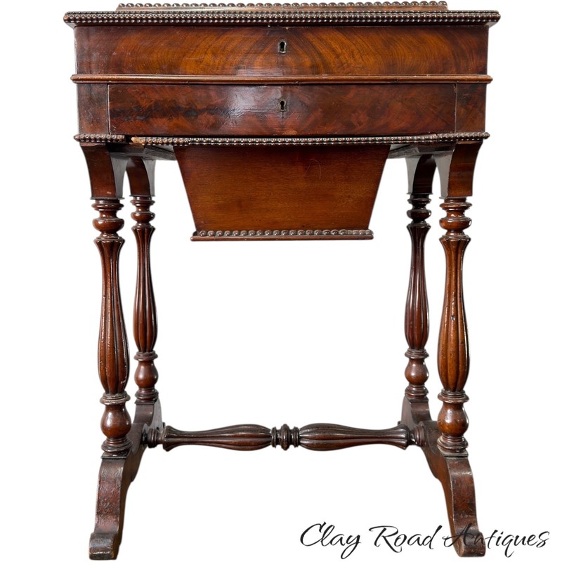Antique flame Mahogany classical victorian sewing stand table compartments 1830
