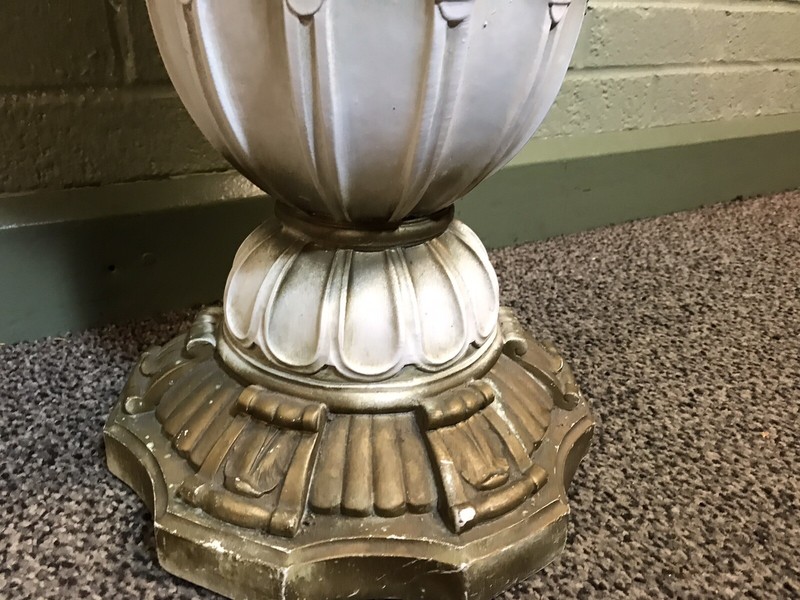 VINTAGE HEAVY PLASTER CEMENT GREEK ROMAN ROUND ORNATE PLANT STAND TABLE 11 X 16” gallery