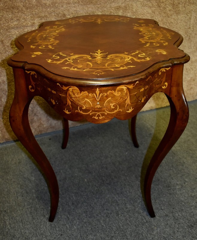 Antique Inlaid Mahogany Renaissance Revival Turtle Top Table gallery