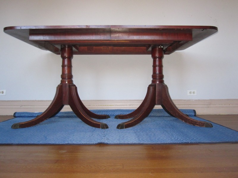 1950s 1960s Duncan Phyfe Style Table with custom locking table pads – Mahogany