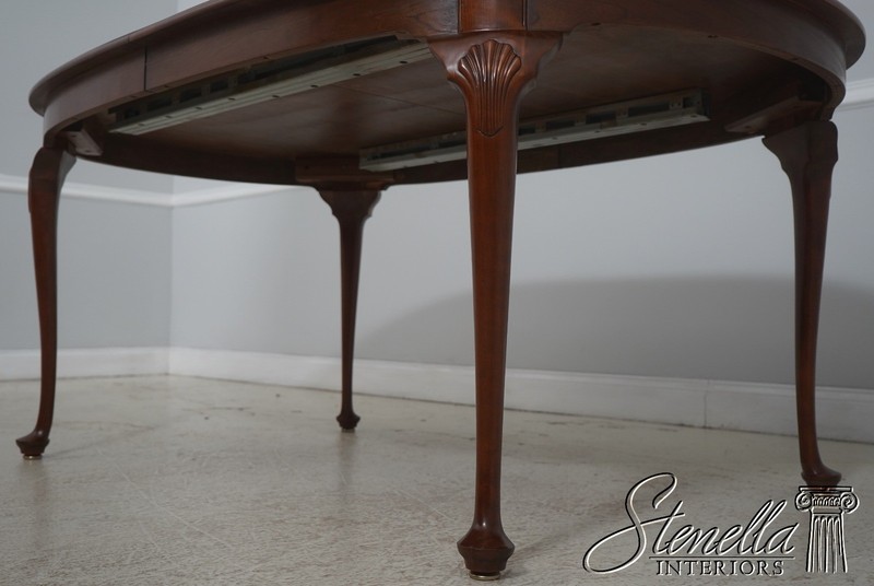 L70646: STICKLEY Queen Anne Cherry Dining Room Table w. 2 Leaves gallery