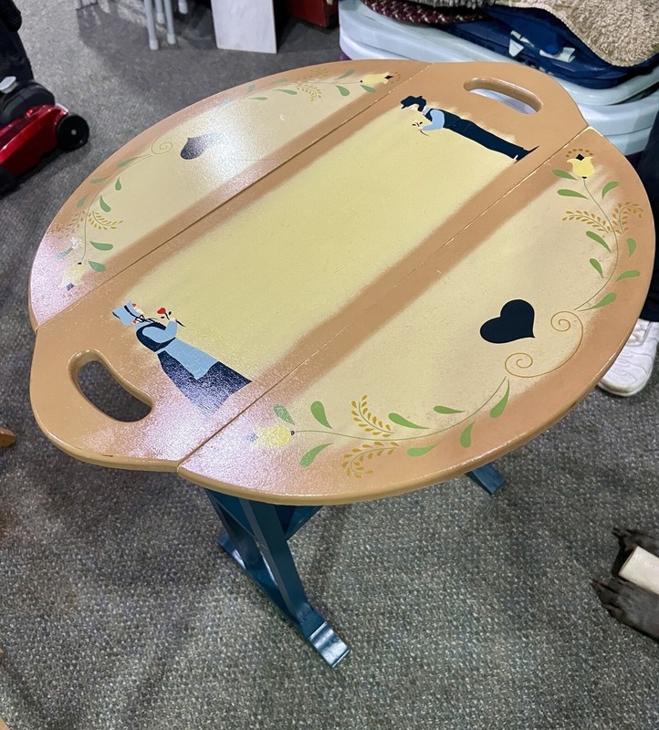 Pennsylvania Dutch drop leaf table