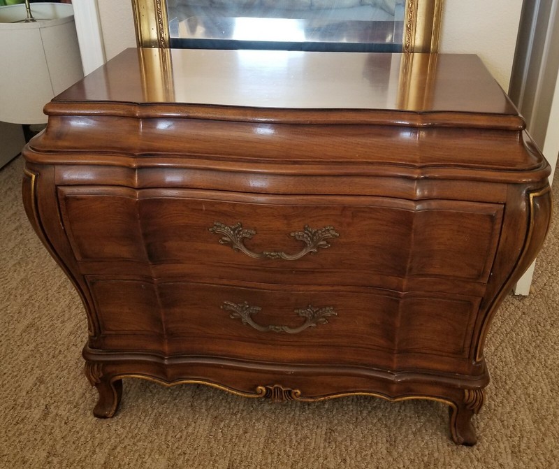 2 pieces Karges side tables