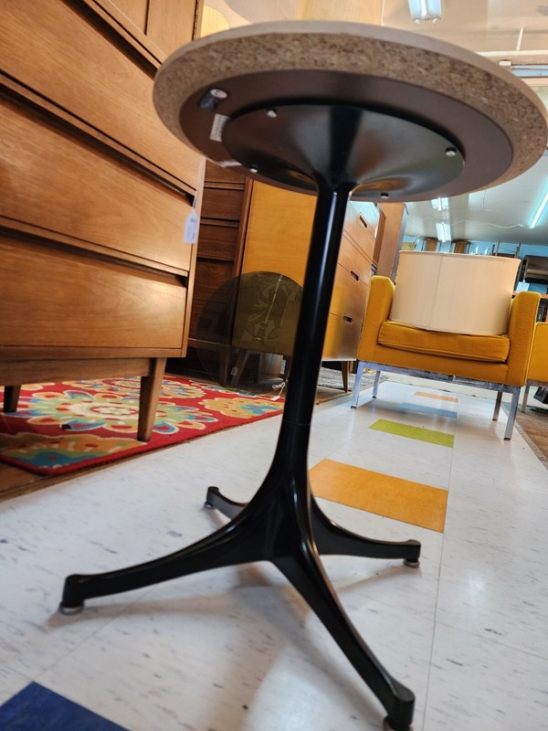 Vintage mid-century modern Side table by Herman Miller gallery