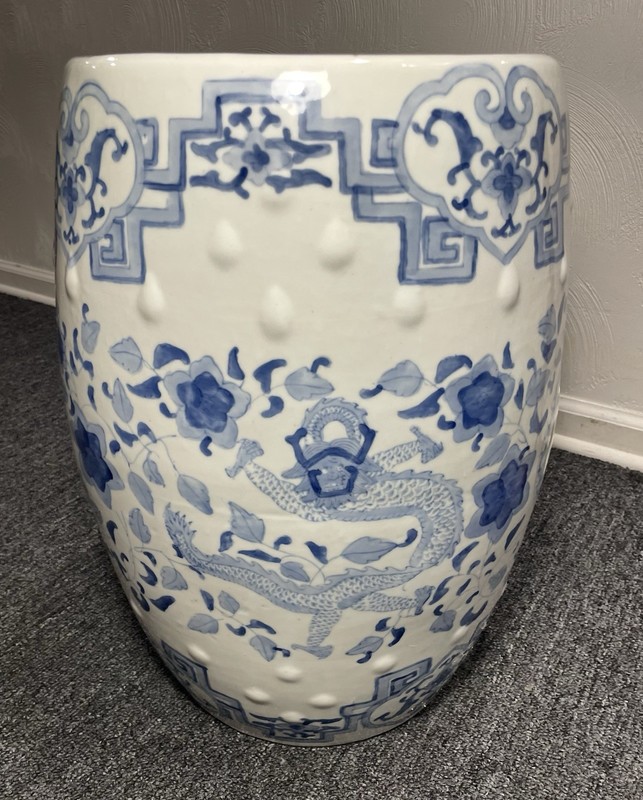 Vintage Chinese Porcelain Garden Stool Side Table Pedestal White Blue Chinoiser gallery