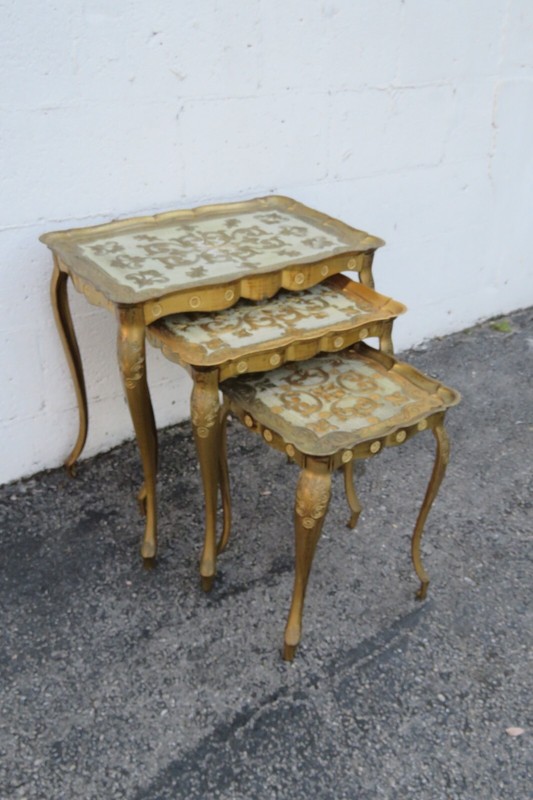 Italian Florentine Antique Gold Nesting Tables Set of Three 5796