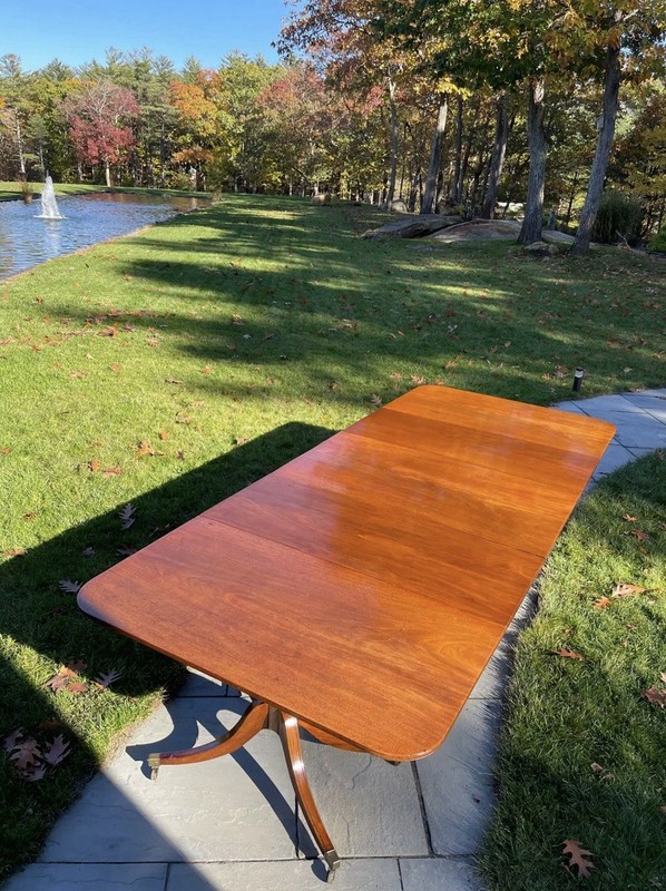 🌟 Early 19th Century George III Triple Pedestal Mahogany Dining Table gallery