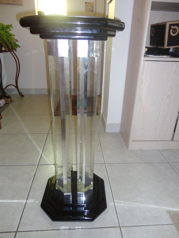 Rare Beautiful Heavy Lucite Octagon Shape Top Pedestal Table (13 by 13 by 33") gallery