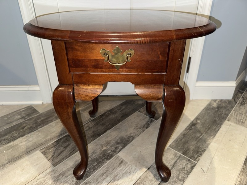 Broyhill Cherry Hill Solid Cherry Oval End Table – Queen Anne Style – 3220-02