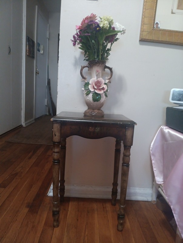 Small Vintage End Table 22″× 11″1/2 ×15