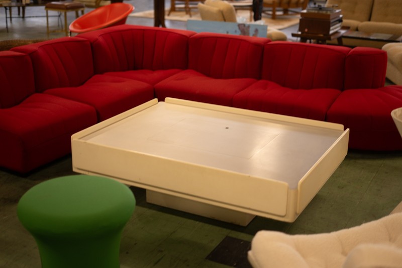 Table basse blanche Caori Vico Magistretti Gavina 1960 gallery