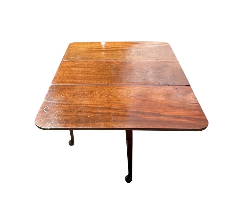 18TH CENTURY QUEEN ANNE BOSTON MAHOGANY DROPLEAF DINING TABLE CIRCA 1760 - 1780 gallery