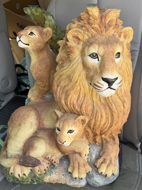 Lion & Cubs 2001 Domestications Glass Top End Table Stand Resin”RARE “