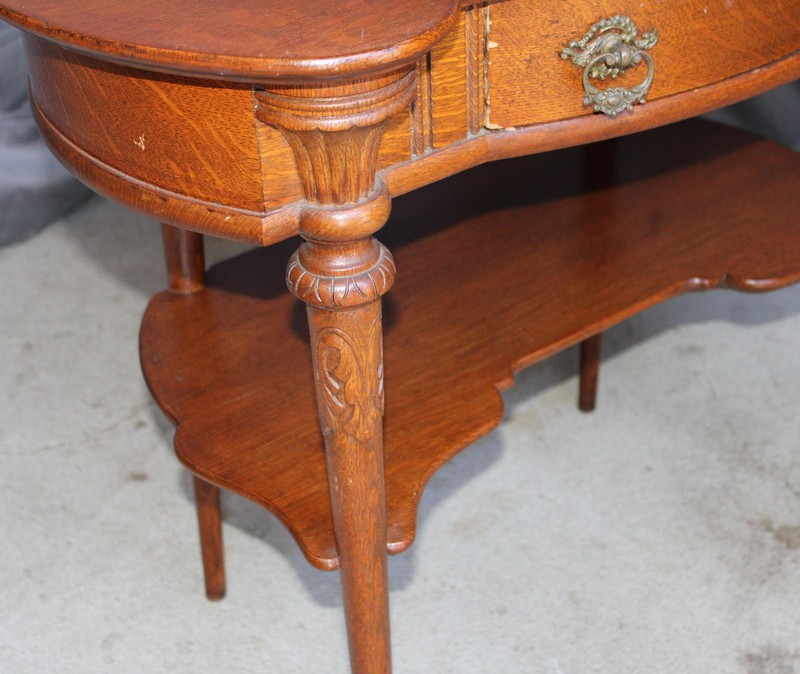 Antique Quarter Sawn Oak Parlor Table – Kidney Shaped Style gallery