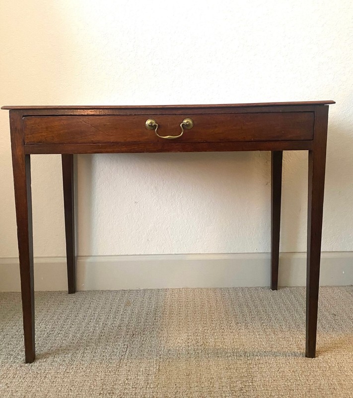 Regency Mahogany Table – Early 18th century