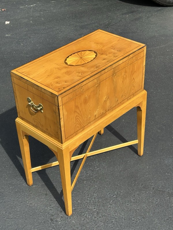 Baker 18th Century Collection Yew Wood Document Box On Stand