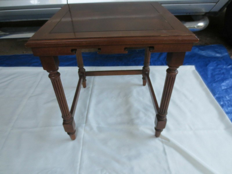 GORDON’S FURNITURE Johnson City, TN. Square End Table for Holding Glasses Glass