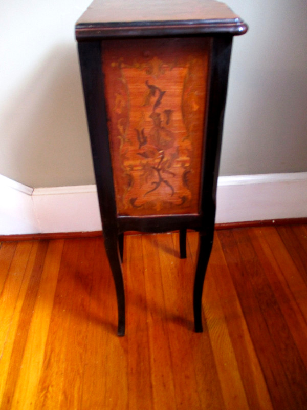 Antique French Walnut & Ebonized Marquetry 4 Drawer Accent / Bedside Table 31.5" gallery