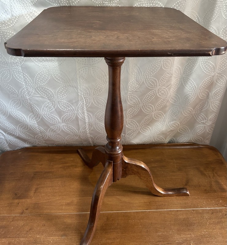 BARTLEY COLLECTION THE HENRY FORD MUSEUM SOLID CHERRY PEDESTAL SIDE TABLE 23.5”