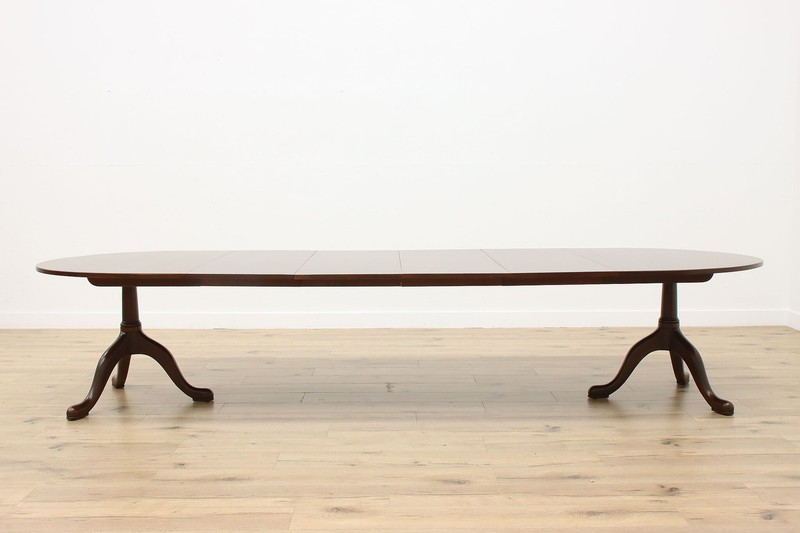 Georgian Vintage Mahogany Dining Table, 4 Leaves Kittinger #38389 gallery