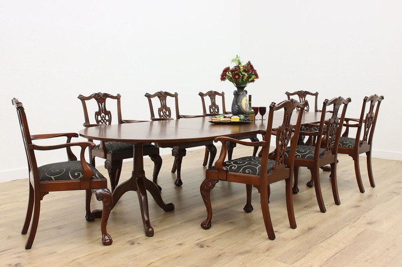 Georgian Vintage Mahogany Dining Table, 4 Leaves Kittinger #38389 gallery