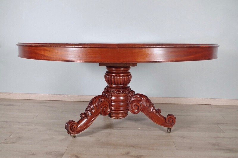 Important Louis-Philippe mahogany and walnut pedestal with center foot gallery