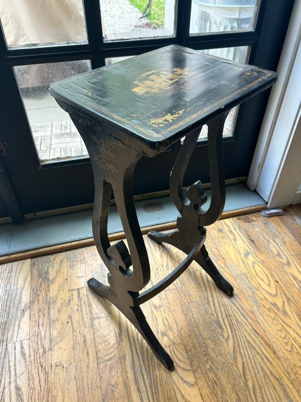 Victorian Black Lacquered Chinoiserie Side Table with Gilt Decoration