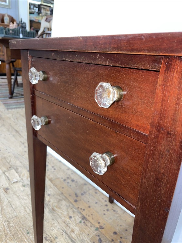 Vintage Mahogany 2 Drawer Table Nightstand lamp stand Glass knobs gallery