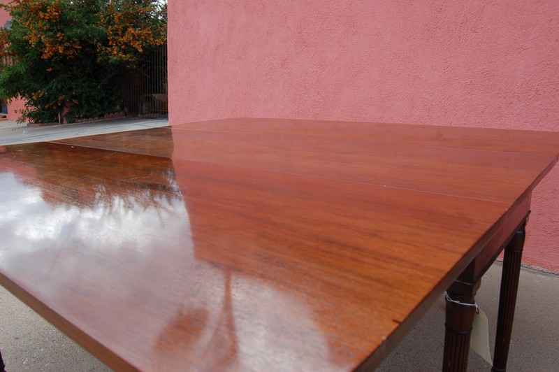 LARGE AMERICAN SHERATON WALNUT DINING TABLE c. 1810 gallery