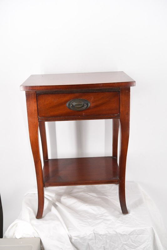 Vintage Dixie Mid Century Federal Style Solid Wood End Table Night Stand