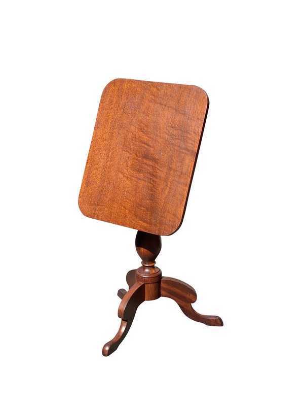 ANTIQUE FEDERAL SOUTHERN WALNUT TILT TOP TEA TABLE WITH RARE CORNUCOPIA LEGS gallery