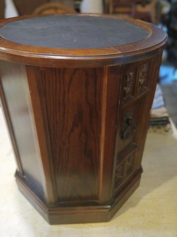 Mid Century Round Walnut Slate Top End Table / Side Table (ET782) gallery