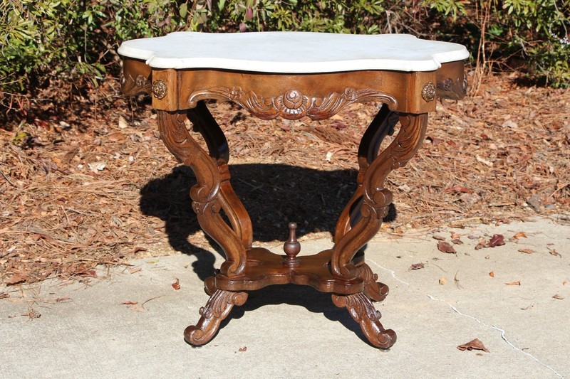 Walnut Victorian Rococo Turtle Marble Top Center Parlor Table ~ Ca.1860