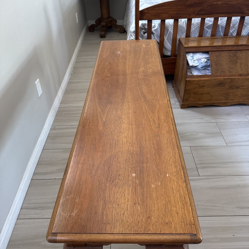 Queen Anne console by Thomasville. 60.0"w x 17.5"d x 28.0"h (2) stools 20x18x17 gallery