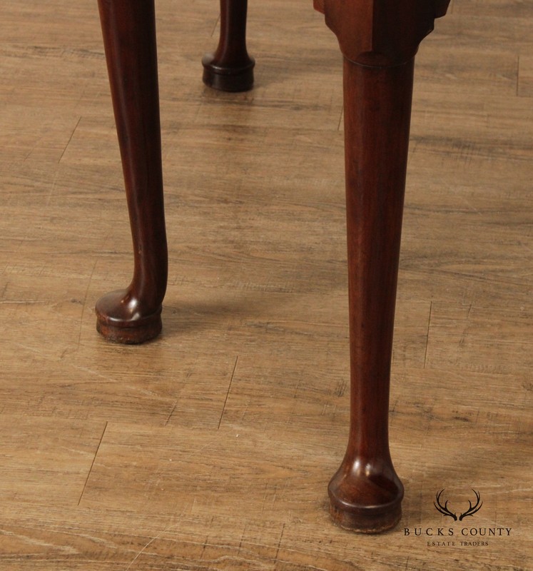 Antique Queen Anne Style Mahogany Gate-Leg Drop-Leaf Dining Table gallery