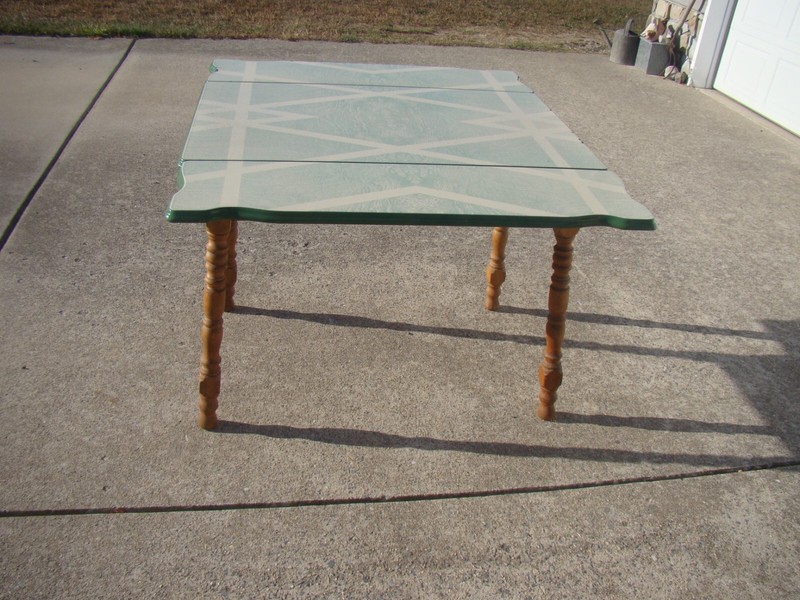 Vtg ENAMEL TOP DINING TABLE Green & Cream Porcelain Kitchen 40″ x 25″ + 2 Leaves