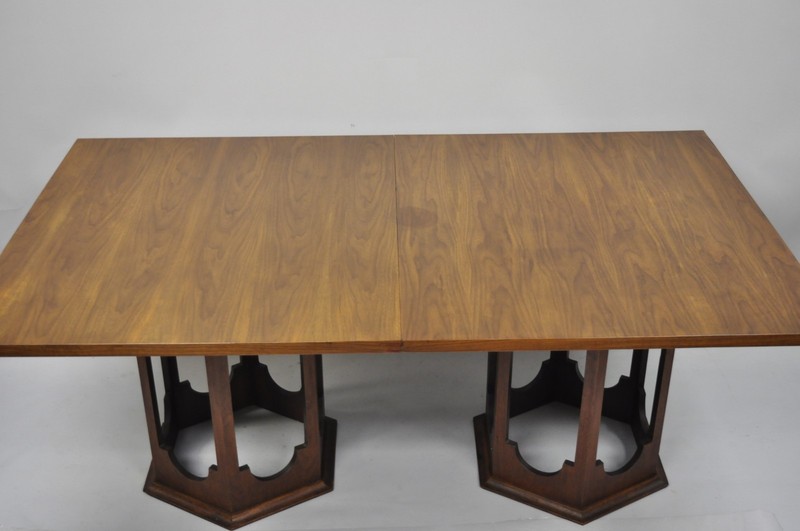Harvey Probber Style Walnut Mid Century Modern Sculptural Pedestal Dining Table gallery