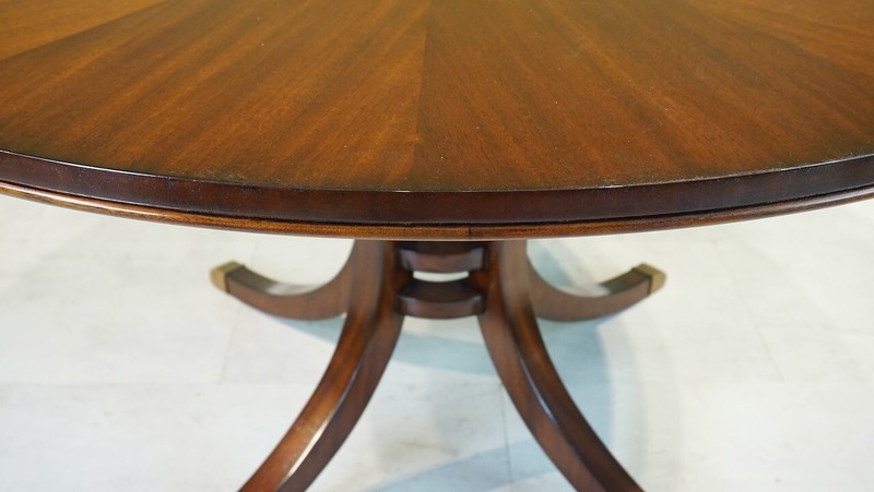 Stunning Mahogany Round Dining Kitchen Table 55 inch gallery