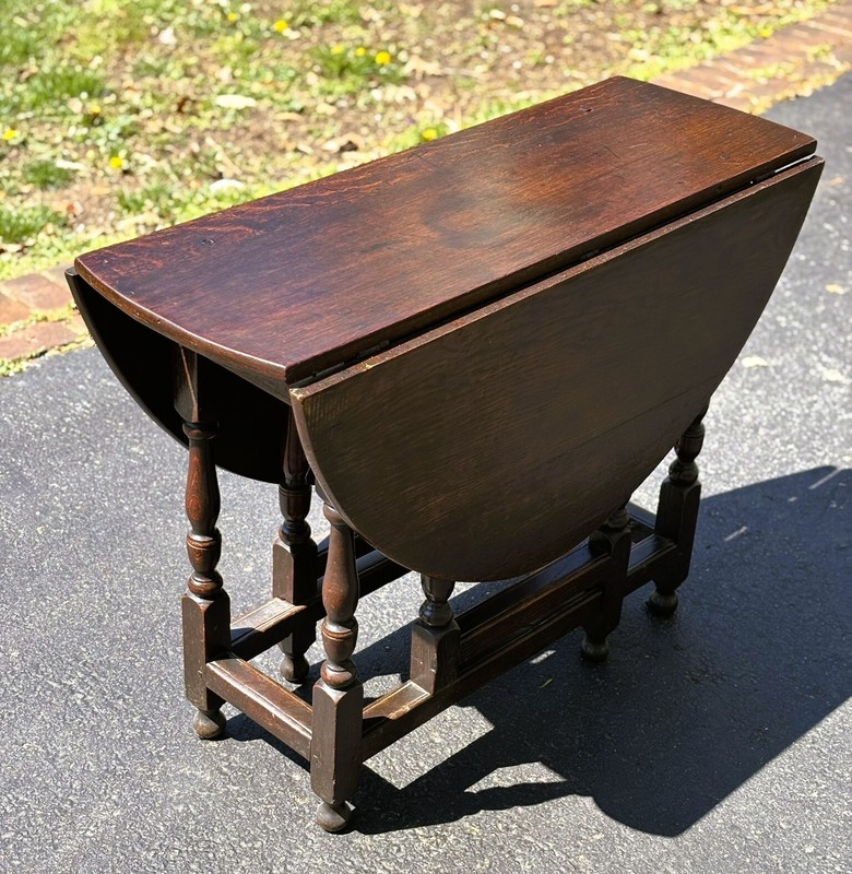 18th Century William and Mary Oak Gateleg Table -- Shipping Available gallery