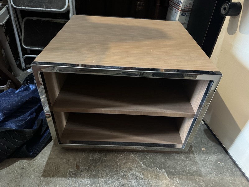 Minimalist side table,consistent with Minotti’s design likely the Hamilton gallery