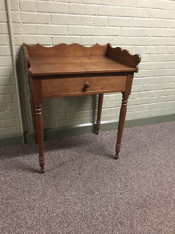 ANTIQUE VTG PINE? WASHSTAND END SIDE TRAY TABLE W/DRAWER 31 1/4 X 25 1/4 X 17”