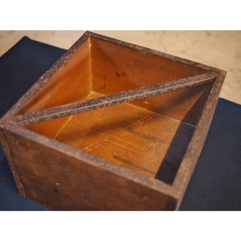 Used Japanese 18L Ichito-sho Measuring Box Meiji 1899 Size D 18L (4.7gal) gallery