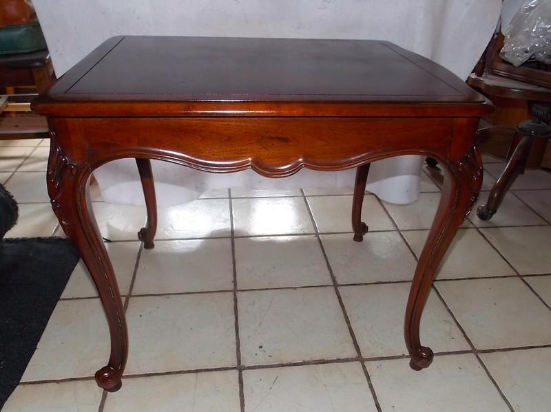 Cherry Carved Tea Table / Side Table (T-187) gallery